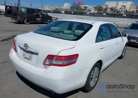 2011 Toyota Camry Le z USA, uszkodzony, nr VIN 4T4BF3EK1BR167905